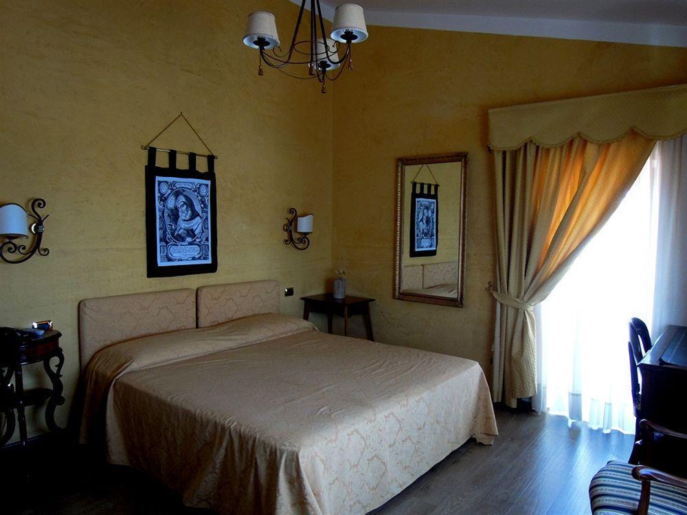 Hotel Sant'Agostino Paola Exterior photo